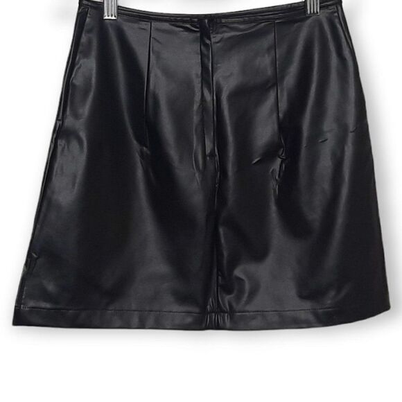 My Michelle Vegan Leather Mini Skirt sz 3/4 - Picture 3 of 6